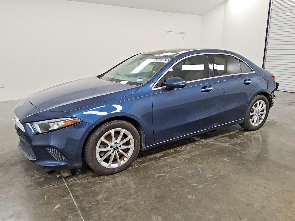 53623876 :رقم المزاد ، WDD3G4EB2KW019813 vin ، 2019 Mercedes-benz A مزاد بيع