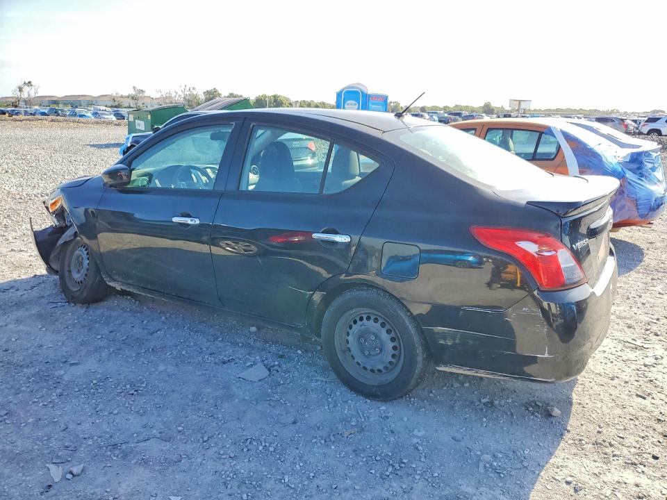 52248556 :رقم المزاد ، 3N1CN7AP5JL863239 vin ، 2018 Nissan Versa مزاد بيع