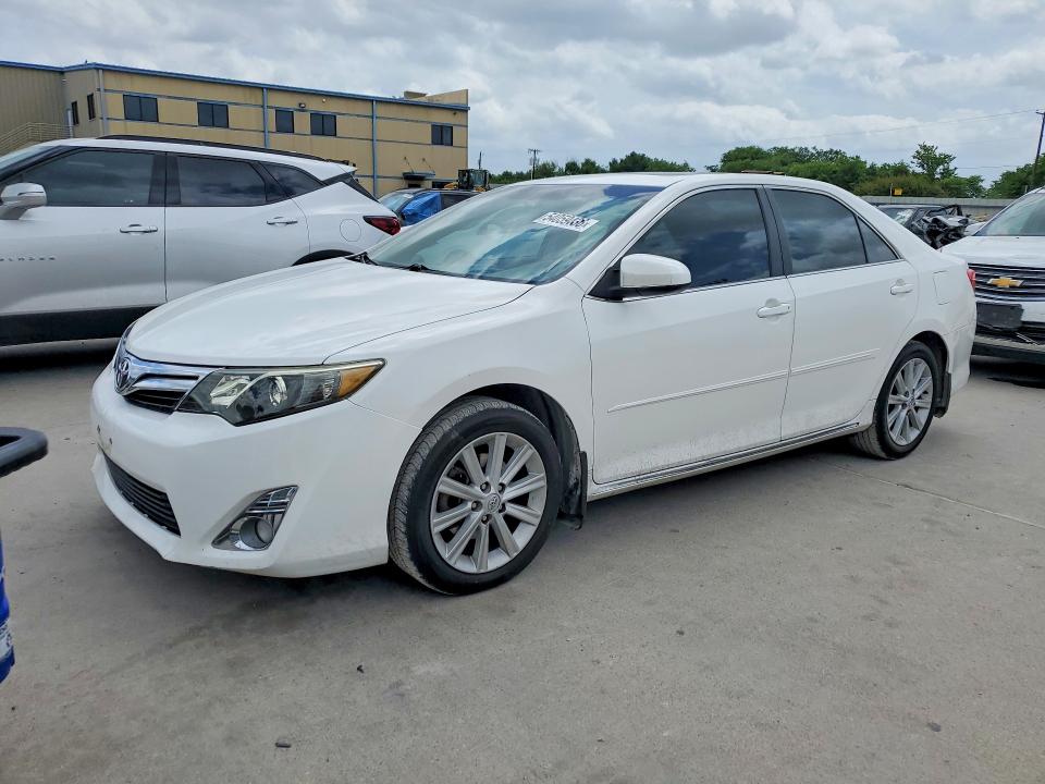 54059436 :رقم المزاد ، 4T1BK1FKXEU539433 vin ، 2014 Toyota Camry مزاد بيع