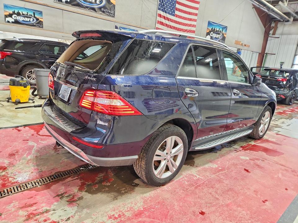 Продажа на аукционе авто 2015 Mercedes-benz Ml, vin: 4JGDA5HB2FA555340, номер лота: 72770905