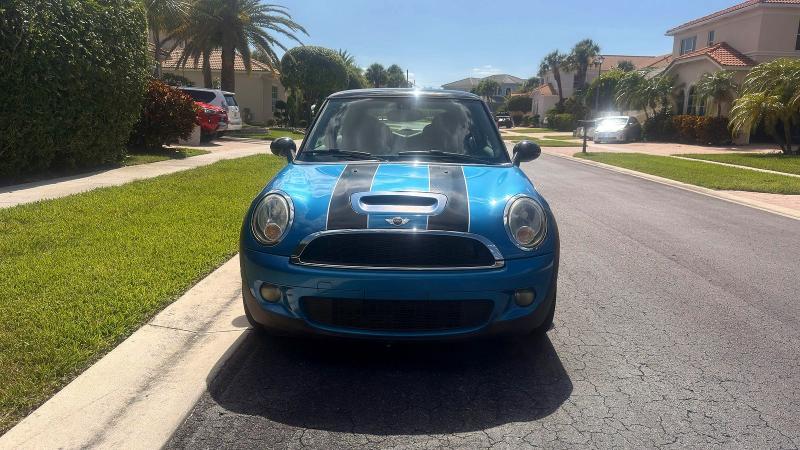 2010 Mini Cooper მანქანა იყიდება აუქციონზე, vin: WMWMF7C52ATZ69697, აუქციონის ნომერი: 53100916