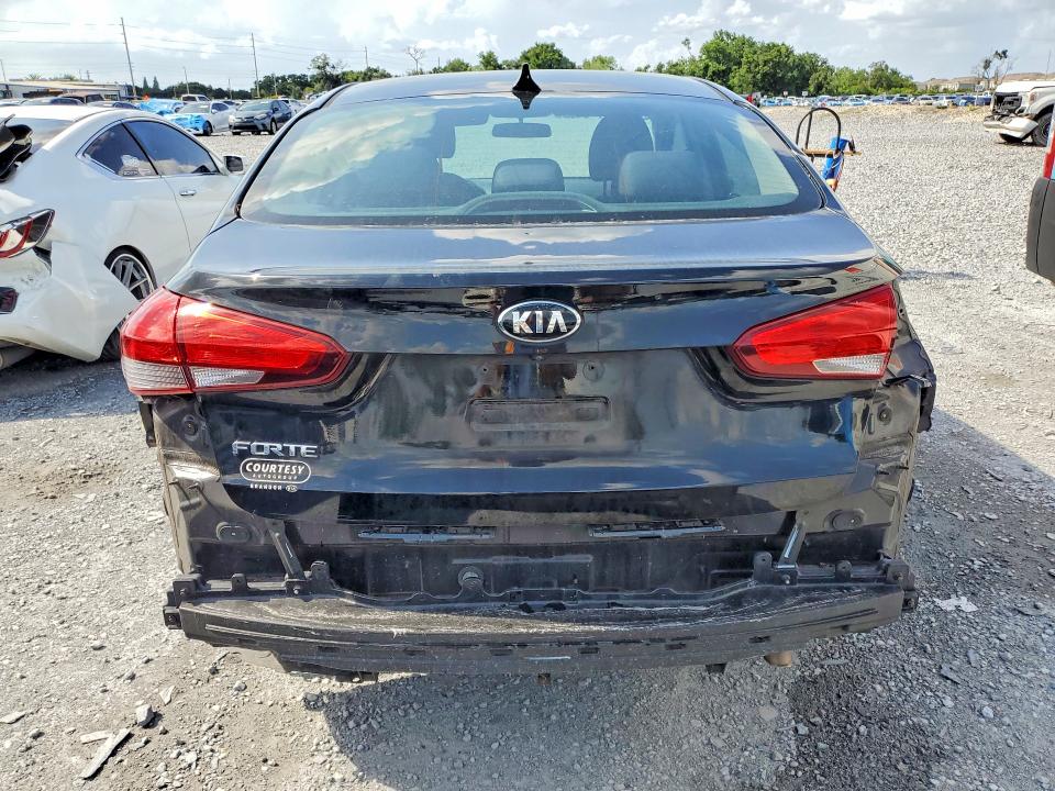 2017 Kia Forte მანქანა იყიდება აუქციონზე, vin: 3KPFL4A71HE144292, აუქციონის ნომერი: 54942806