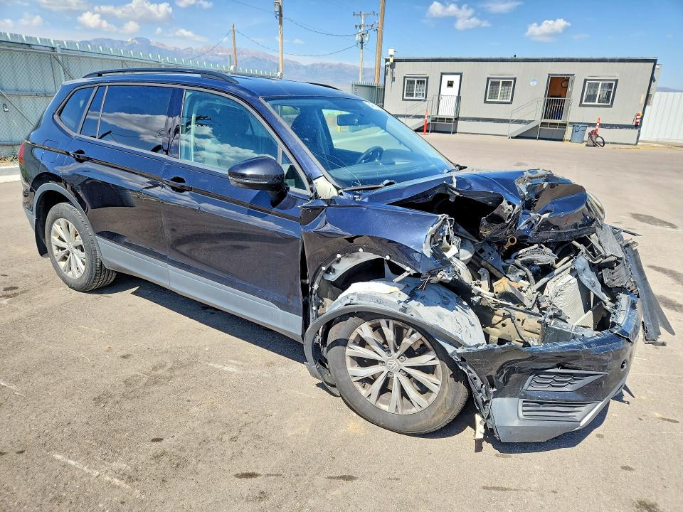 Продажа на аукционе авто 2018 Volkswagen Tiguan, vin: 3VV0B7AX8JM088102, номер лота: 54914856