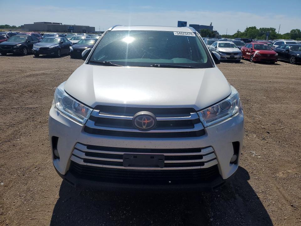 54623476 :رقم المزاد ، 5TDJZRFH3JS532451 vin ، 2018 Toyota Highlander مزاد بيع