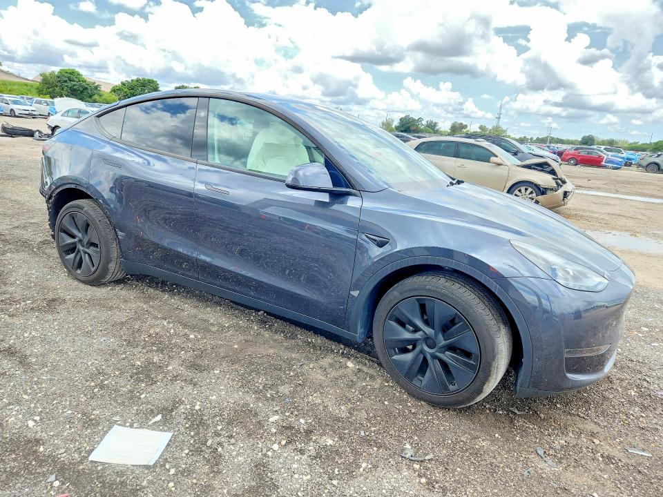2024 Tesla Model Y მანქანა იყიდება აუქციონზე, vin: 7SAYGDED7RA329696, აუქციონის ნომერი: 55338756