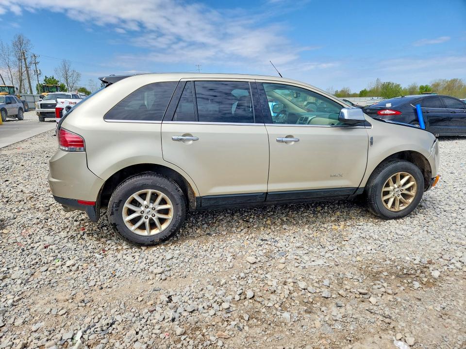 52584056 :رقم المزاد ، 2LMDJ8JC0ABJ13128 vin ، 2010 Lincoln Townhouse Mkx مزاد بيع
