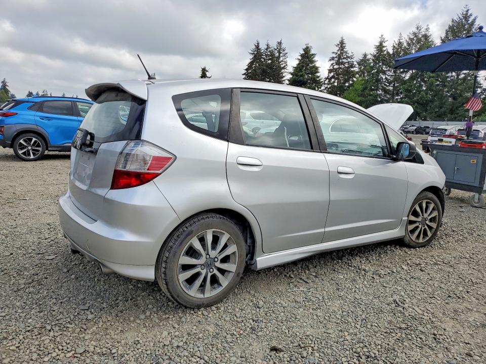 54163536 :رقم المزاد ، JHMGE8H59DC014660 vin ، 2013 Honda Fit مزاد بيع