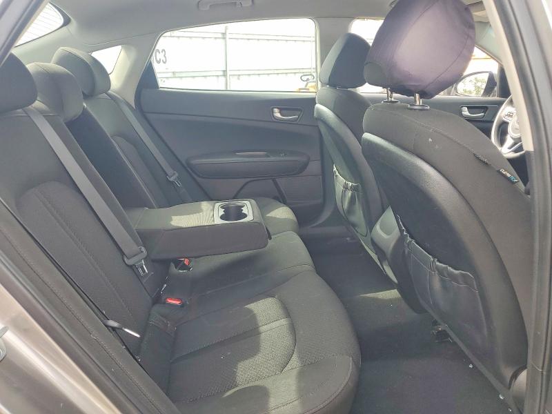 Auction sale of the 2017 Kia Optima, vin: 5XXGT4L39HG165929, lot number: 55072216