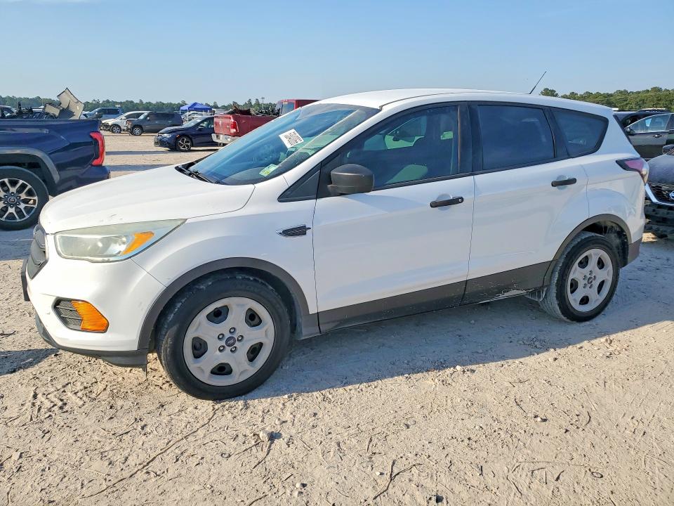 53840066 :رقم المزاد ، 1FMCU0F70HUC00429 vin ، 2017 Ford Escape مزاد بيع