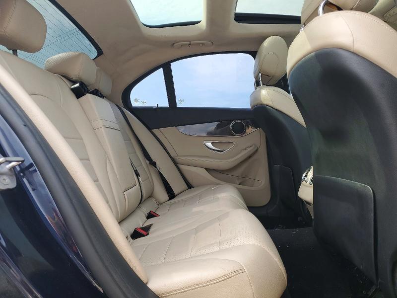 53240426 :رقم المزاد ، 55SWF4KB6HU210712 vin ، 2017 Mercedes-benz C مزاد بيع