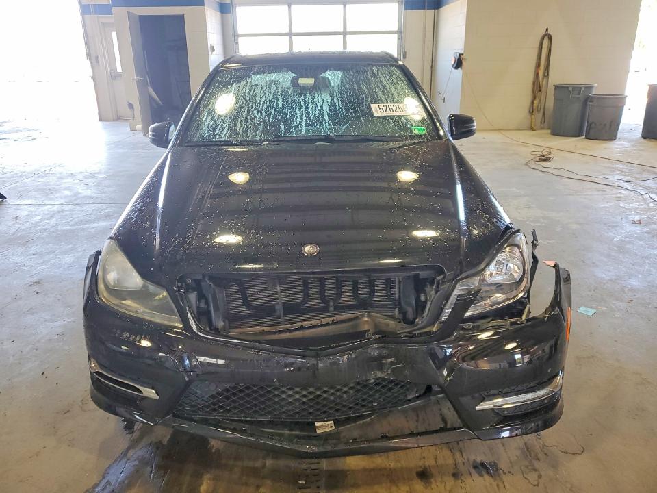 Продажа на аукционе авто 2012 Mercedes-benz C, vin: WDDGF8BB4CR228888, номер лота: 52625496