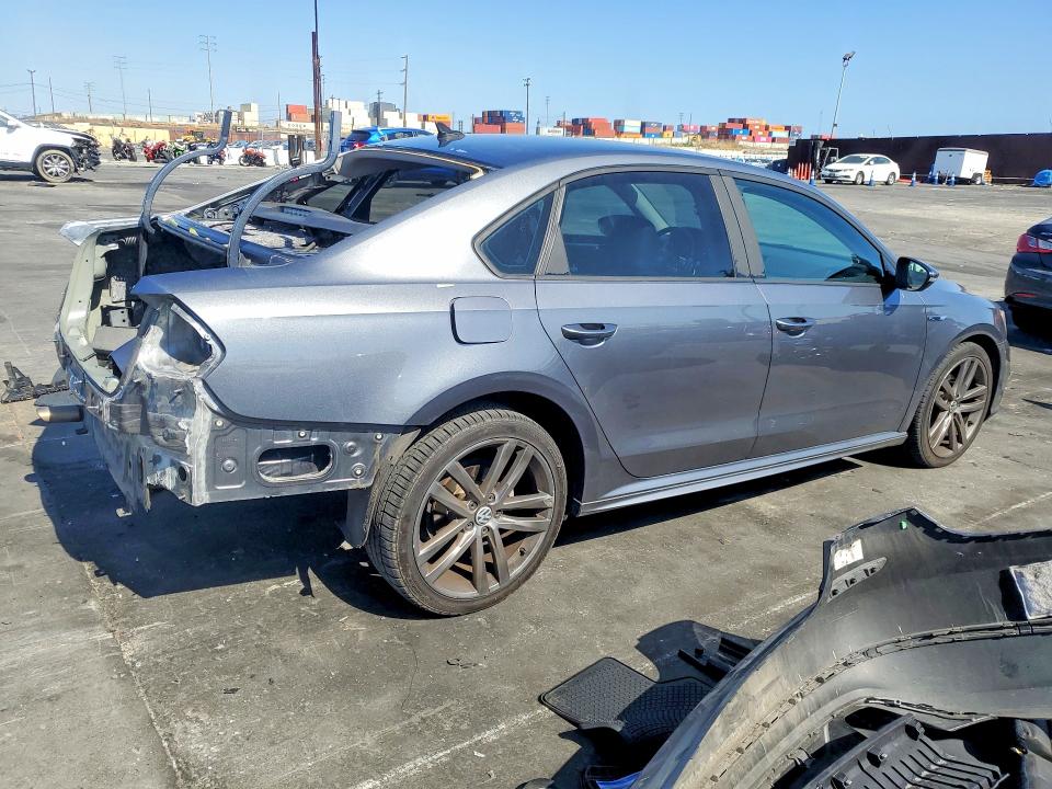 Продажа на аукционе авто 2018 Volkswagen Passat, vin: 1VWAA7A34JC032160, номер лота: 53751996
