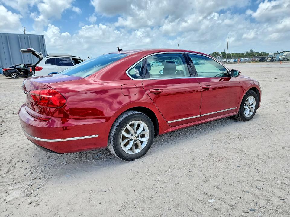 55112916 :رقم المزاد ، 1VWAT7A33GC012176 vin ، 2016 Volkswagen Passat مزاد بيع