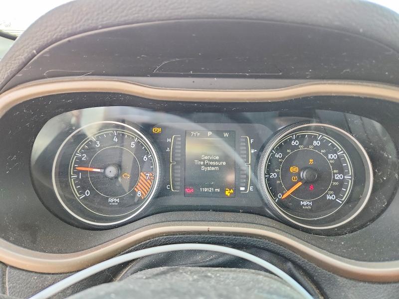 54692736 :رقم المزاد ، 1C4PJMCS6FW777563 vin ، 2015 Jeep Cherokee مزاد بيع