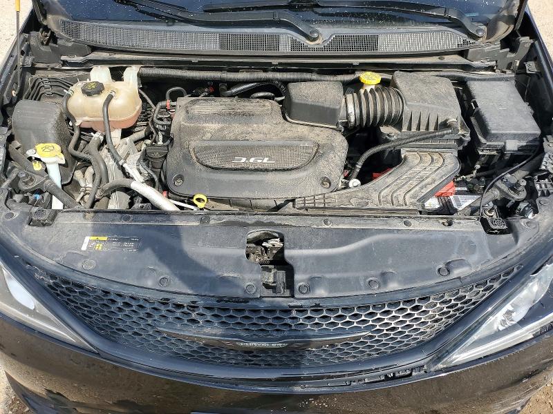 52696616 :رقم المزاد ، 2C4RC1EG7JR168218 vin ، 2018 Chrysler Pacifica مزاد بيع