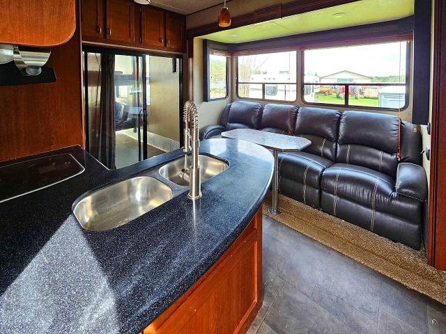 Продажа на аукционе авто 2015 Forest River Vengee306v, vin: 4X4FVGG21FY206962, номер лота: 54541396