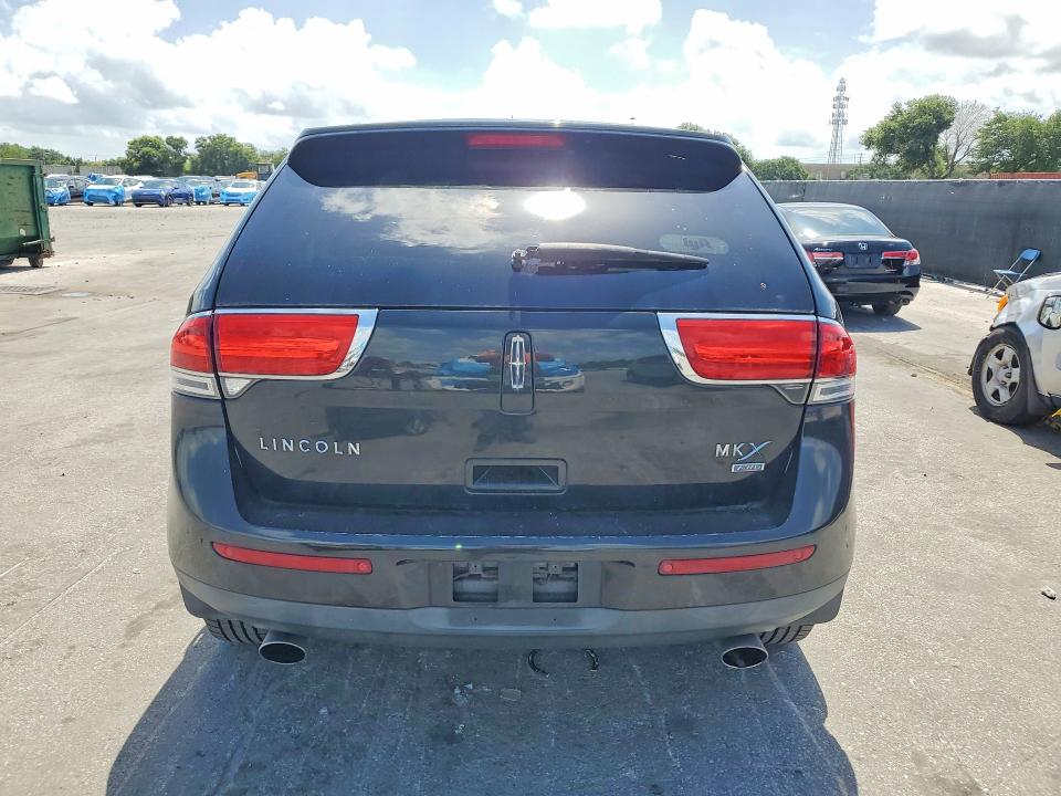 55244506 :رقم المزاد ، 2LMDJ8JK3FBL22328 vin ، 2015 Lincoln Mkx مزاد بيع