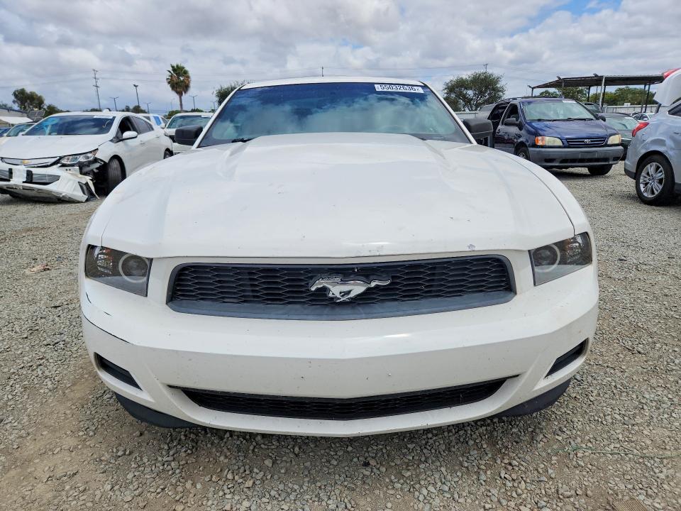 55032636 :رقم المزاد ، 1ZVBP8AM9C5239832 vin ، 2012 Ford Mustang مزاد بيع