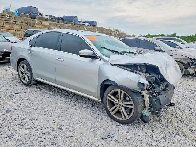 52307426 :رقم المزاد ، 1VWBP7A37EC004636 vin ، 2014 Volkswagen Passat مزاد بيع
