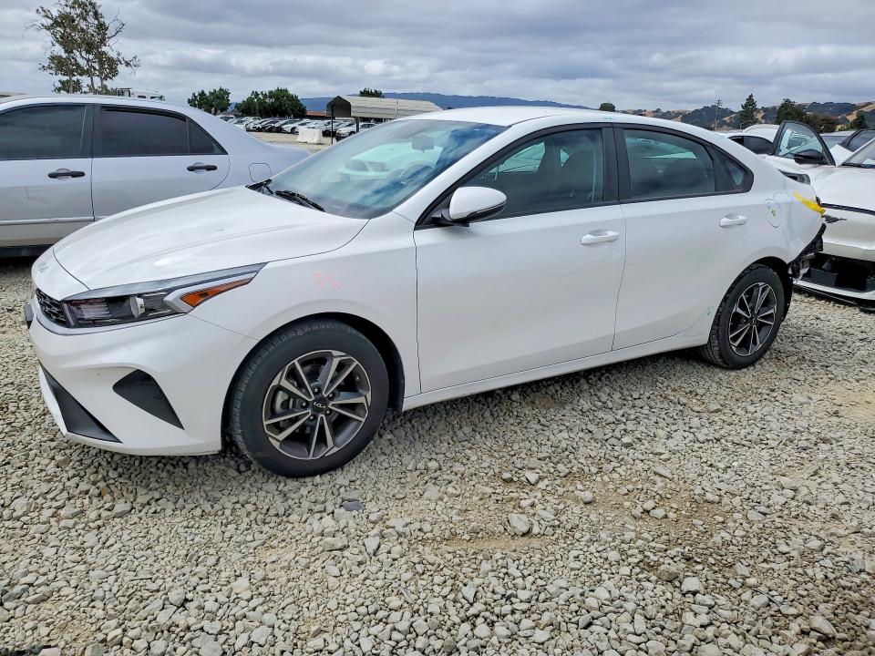 2023 Kia Forte მანქანა იყიდება აუქციონზე, vin: 3KPF24AD7PE608824, აუქციონის ნომერი: 54263046