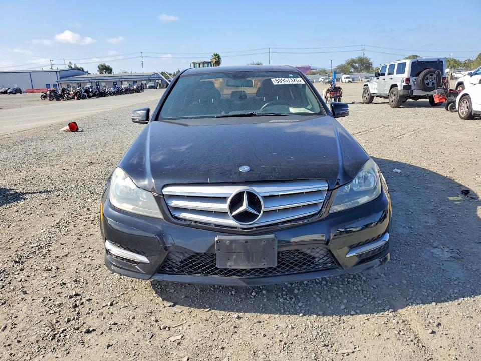 53957326 :رقم المزاد ، WDDGF4HB5DR242722 vin ، 2013 Mercedes-benz C مزاد بيع