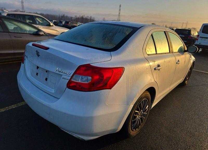 52953296 :رقم المزاد ، JS2RF9A17B6110051 vin ، 2011 Suzuki Kizashi مزاد بيع