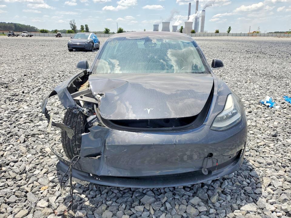 54470996 :رقم المزاد ، 5YJ3E1EA4JF059108 vin ، 2018 Tesla Model 3 مزاد بيع