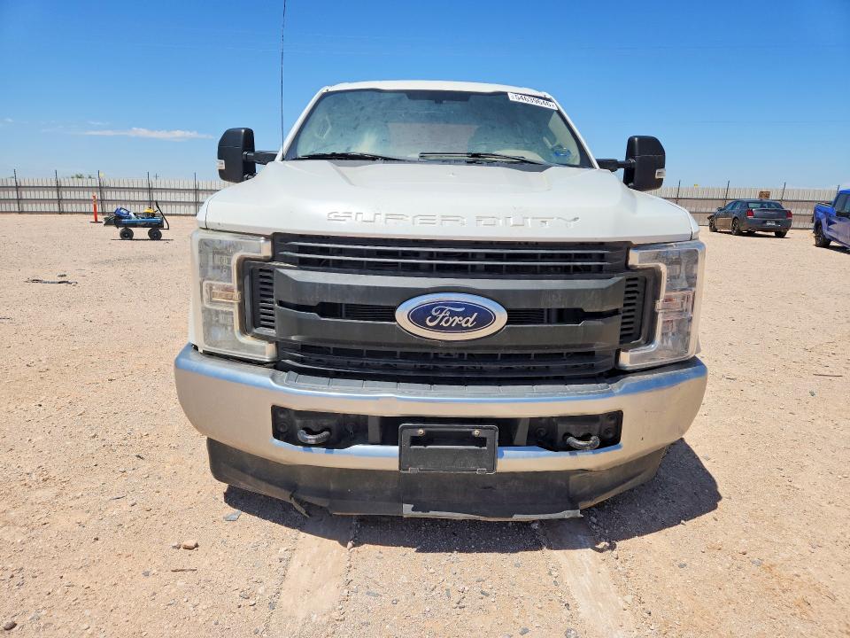 54639646 :رقم المزاد ، 1FT7W2B66HEF13021 vin ، 2017 Ford F250 مزاد بيع