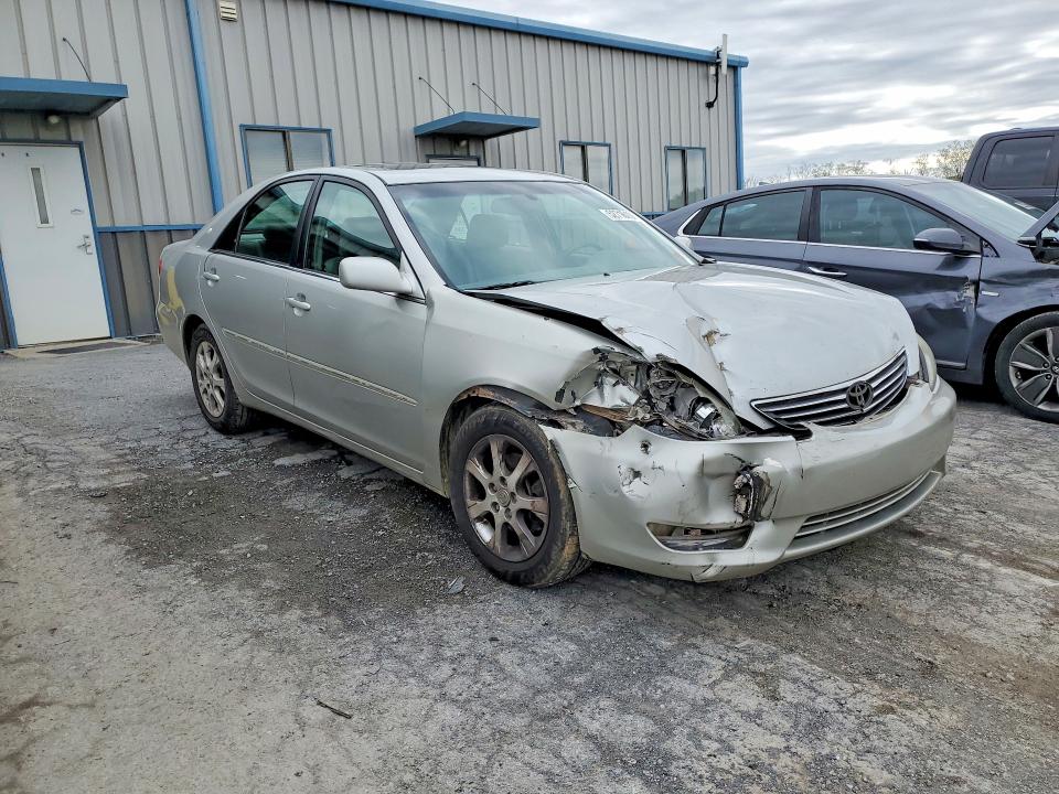 2005 Toyota Camry მანქანა იყიდება აუქციონზე, vin: 4T1BF30K15U093505, აუქციონის ნომერი: 52716106
