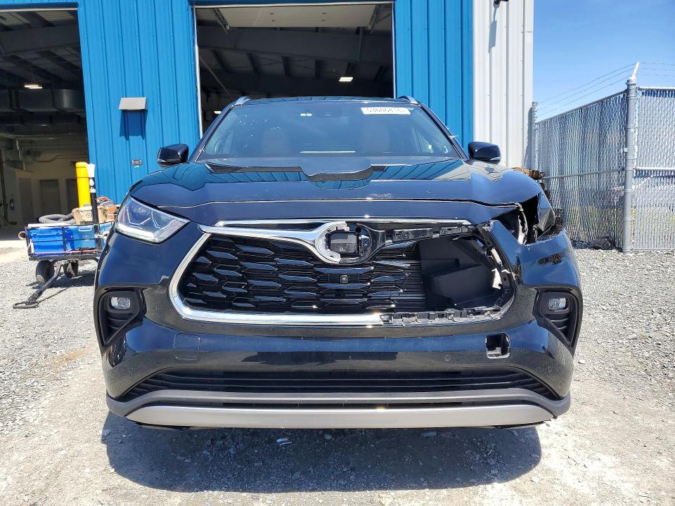 Продажа на аукционе авто 2024 Toyota Highlander Hybrid, vin: 5TDEBRCH6RS612414, номер лота: 53606816