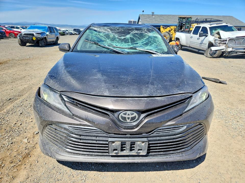 52911176 :رقم المزاد ، JTNB11HK2J3005956 vin ، 2018 Toyota Camry مزاد بيع