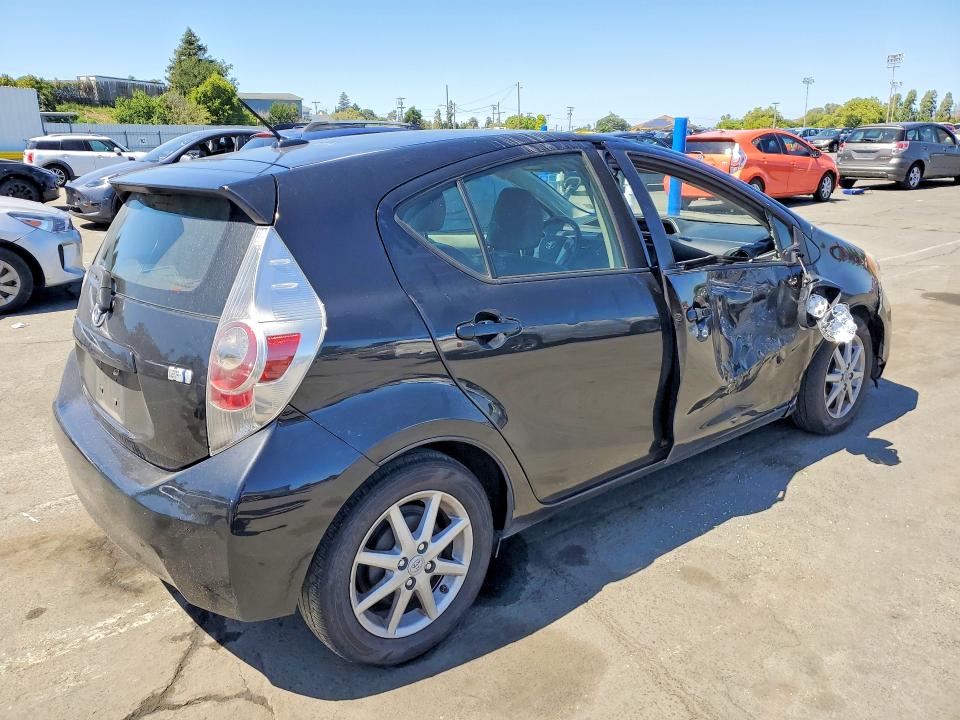 2013 Toyota Prius C მანქანა იყიდება აუქციონზე, vin: JTDKDTB3XD1053679, აუქციონის ნომერი: 53783006