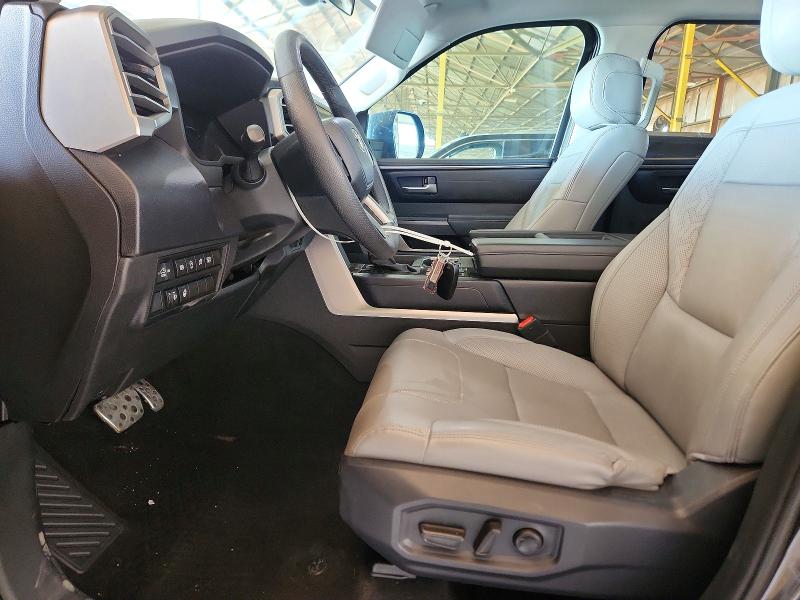 Продажа на аукционе авто 2023 Toyota Tundra, vin: 5TFLA5DB5PX063633, номер лота: 53284736