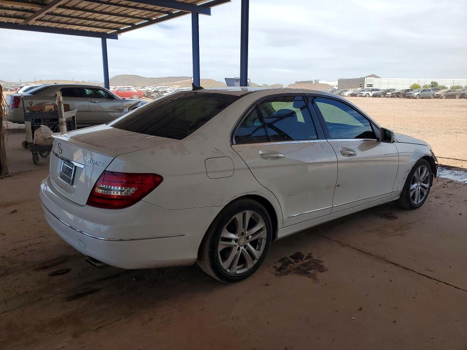 2014 Mercedes-benz C მანქანა იყიდება აუქციონზე, vin: WDDGF8AB4EG178543, აუქციონის ნომერი: 55429356