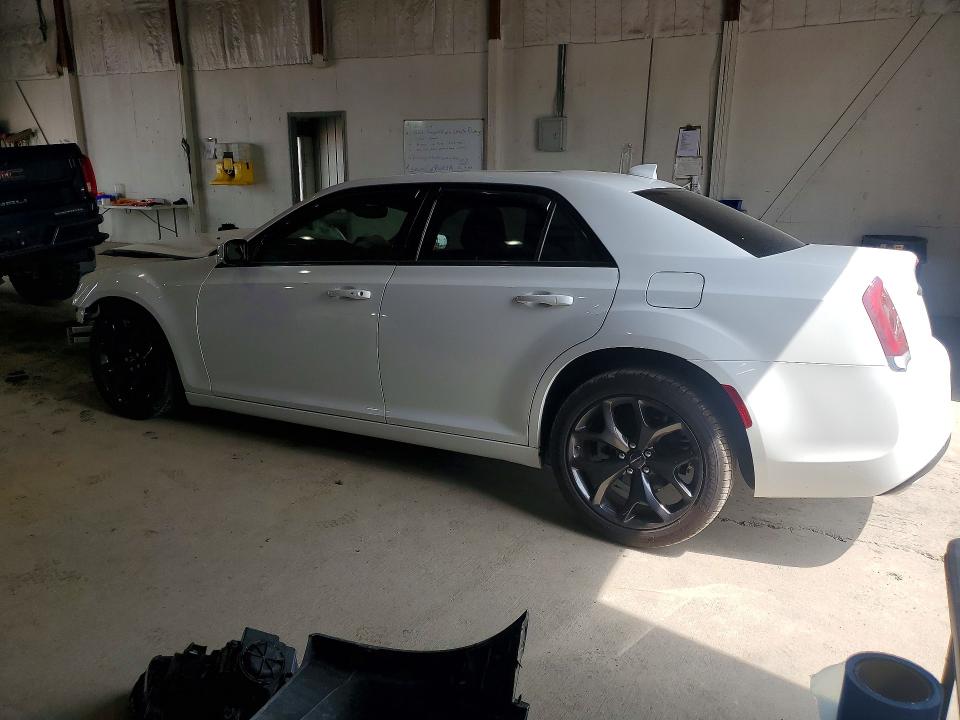 2023 Chrysler 300 მანქანა იყიდება აუქციონზე, vin: 2C3CCABG6PH637148, აუქციონის ნომერი: 54141296