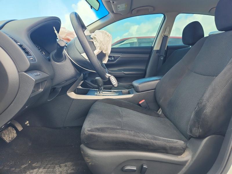 53005396 :رقم المزاد ، 1N4AL3AP5FC577693 vin ، 2015 Nissan Altima مزاد بيع