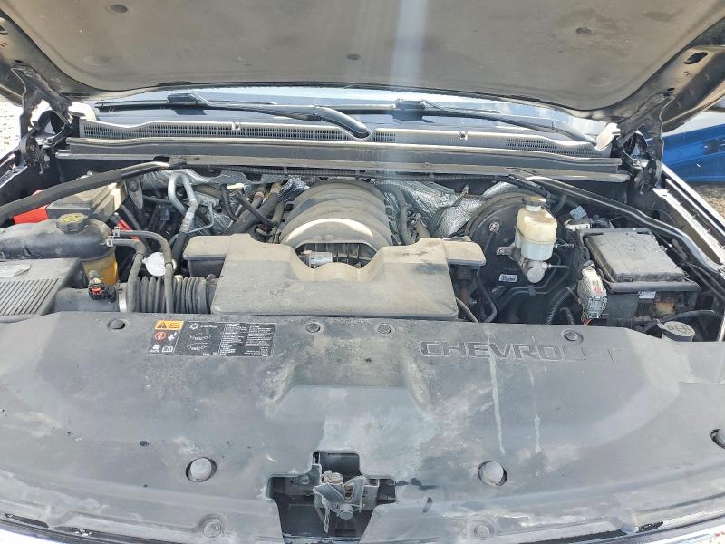 52026726 :رقم المزاد ، 1GNSCJKC0FR293326 vin ، 2015 Chevrolet Suburban مزاد بيع