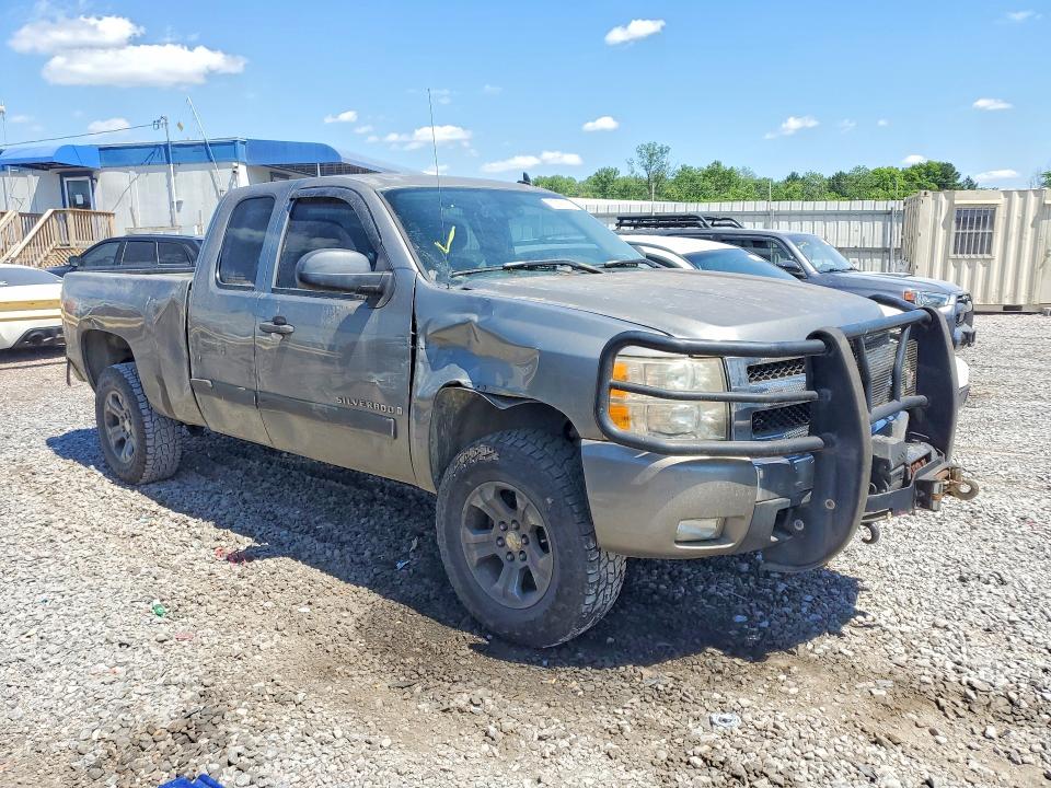 Продажа на аукционе авто 2007 Chevrolet Silverado, vin: 2GCEK19J271720142, номер лота: 53190516