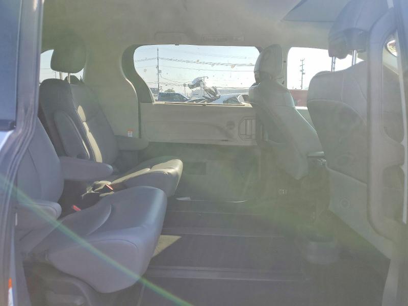 Продаж на аукціоні авто 2022 Toyota Sienna, vin: 5TDJSKFC9NS044854, номер лоту: 55018546
