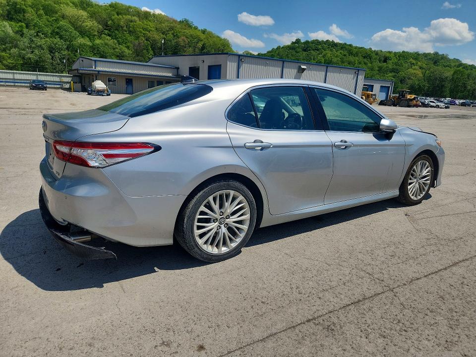 Продаж на аукціоні авто 2018 Toyota Camry, vin: 4T1B11HK3JU038099, номер лоту: 53877236
