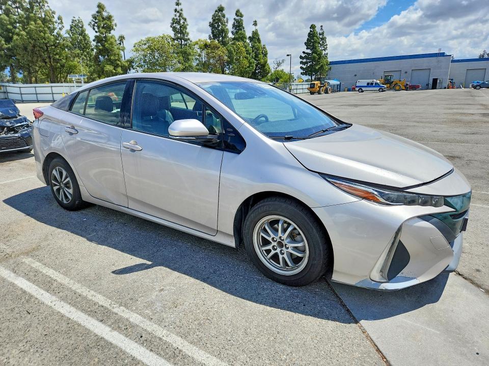 Продажа на аукционе авто 2017 Toyota Prius Prime, vin: JTDKARFP8H3049794, номер лота: 52233586