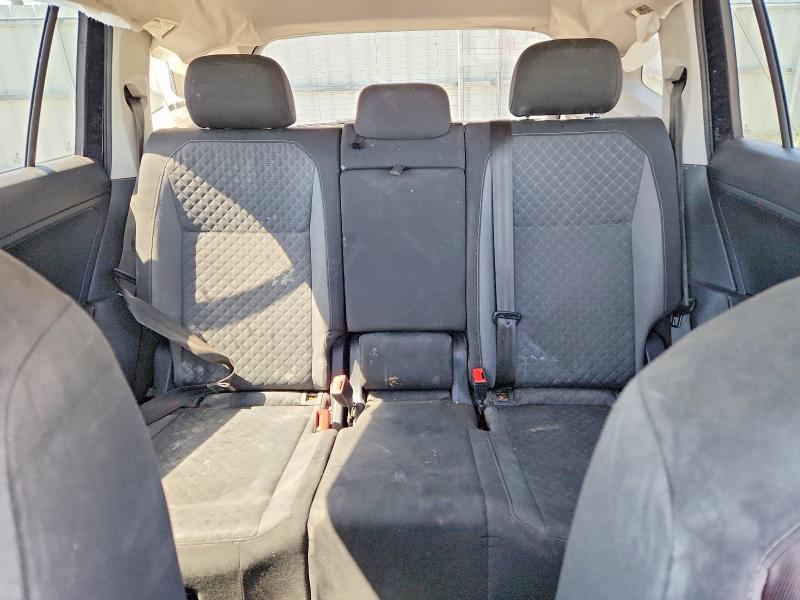 Продажа на аукционе авто 2018 Volkswagen Tiguan, vin: 3VV0B7AX8JM088102, номер лота: 54914856