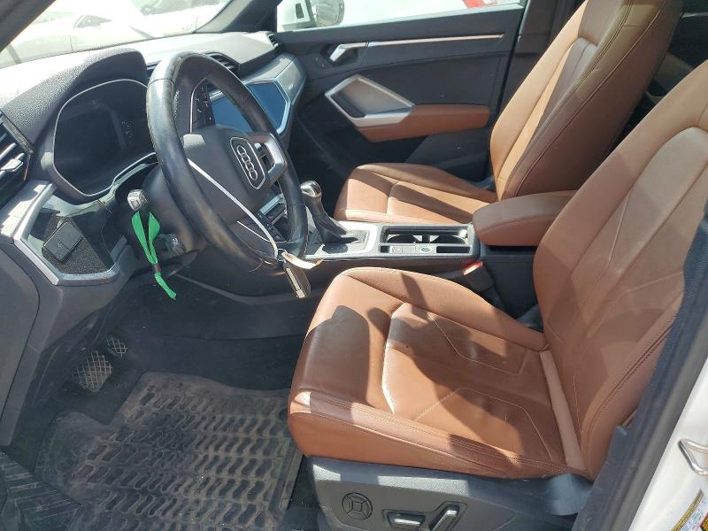 52777606 :رقم المزاد ، WA1DECF38M1142239 vin ، 2021 Audi Q3 مزاد بيع