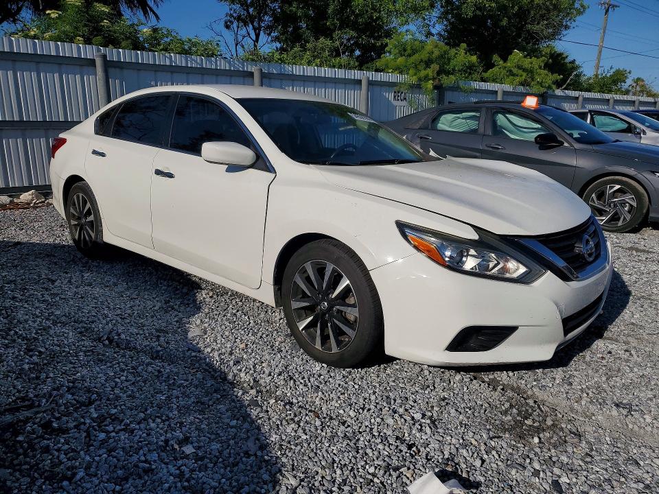 2018 Nissan Altima მანქანა იყიდება აუქციონზე, vin: 1N4AL3AP4JC266216, აუქციონის ნომერი: 54608596