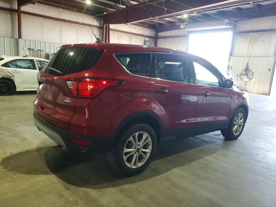 2019 Ford Escape მანქანა იყიდება აუქციონზე, vin: 1FMCU9GD7KUA32949, აუქციონის ნომერი: 53875946