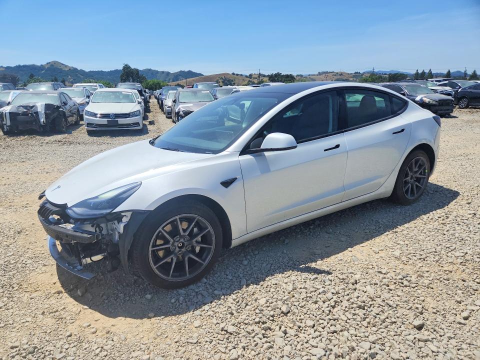 52858576 :رقم المزاد ، 5YJ3E1EB7NF197899 vin ، 2022 Tesla Model 3 مزاد بيع