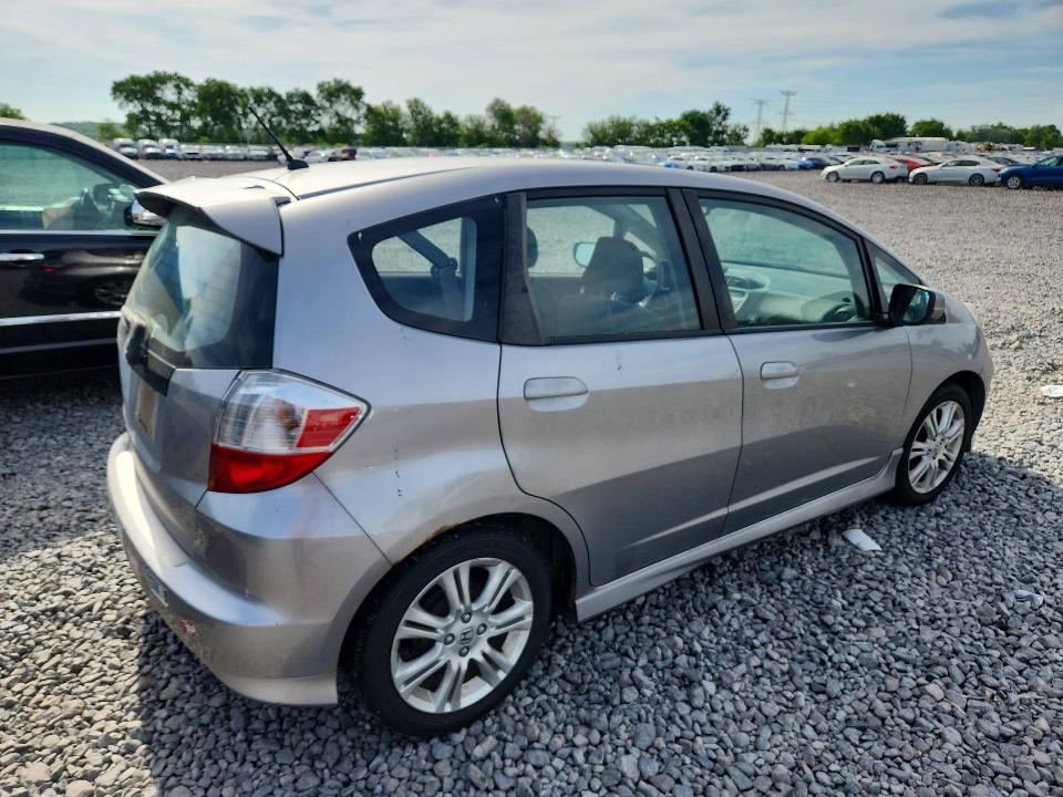 2010 Honda Fit მანქანა იყიდება აუქციონზე, vin: JHMGE8H4XAS015535, აუქციონის ნომერი: 55453686