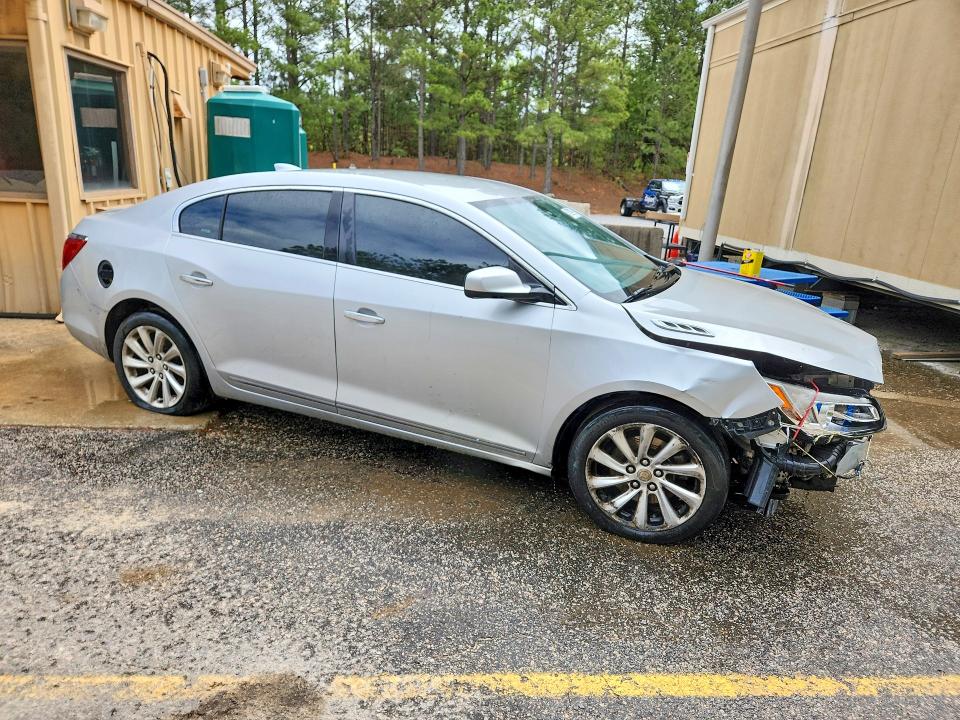 2015 Buick Lacrosse მანქანა იყიდება აუქციონზე, vin: 1G4GA5G33FF151490, აუქციონის ნომერი: 53303726