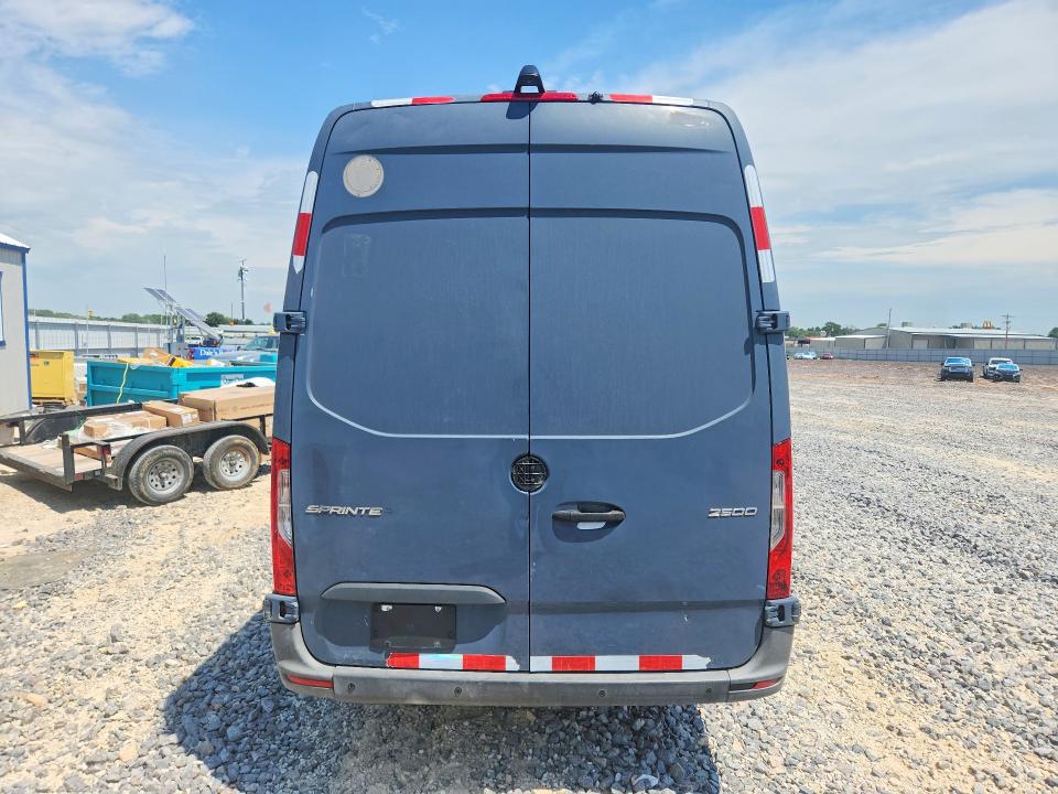 53744986 :رقم المزاد ، WD4PF1CD4KP152316 vin ، 2019 Mercedes-benz Sprinter مزاد بيع