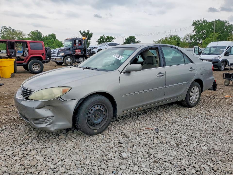 50640626 :رقم المزاد ، 4T1BE30K25U944780 vin ، 2005 Toyota Camry مزاد بيع